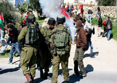 مواجهات عنيفة بين مواطنين فلسطينيين وقوات اسرائيلية - ارشيفية
